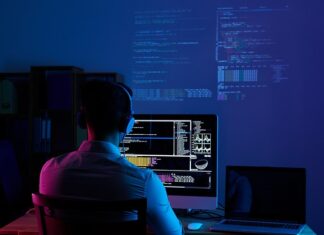 Ile zarabia programista komputerowy?