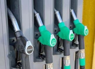 Ile kosztuje 1 litr benzyny we Włoszech?