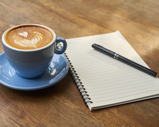 Ile kosztuje kawa i ciasto w Pradze?